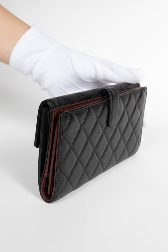 Gusset Flap lambskin Quilted Leather Wallet