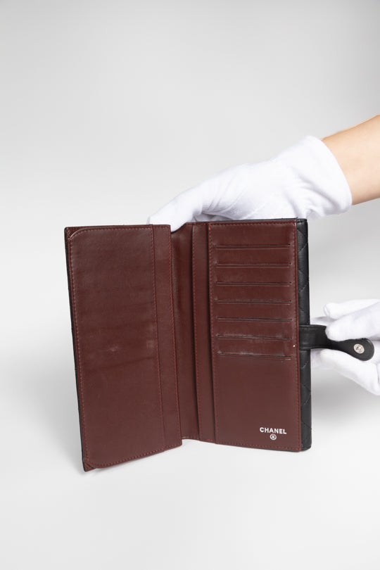 Gusset Flap lambskin Quilted Leather Wallet