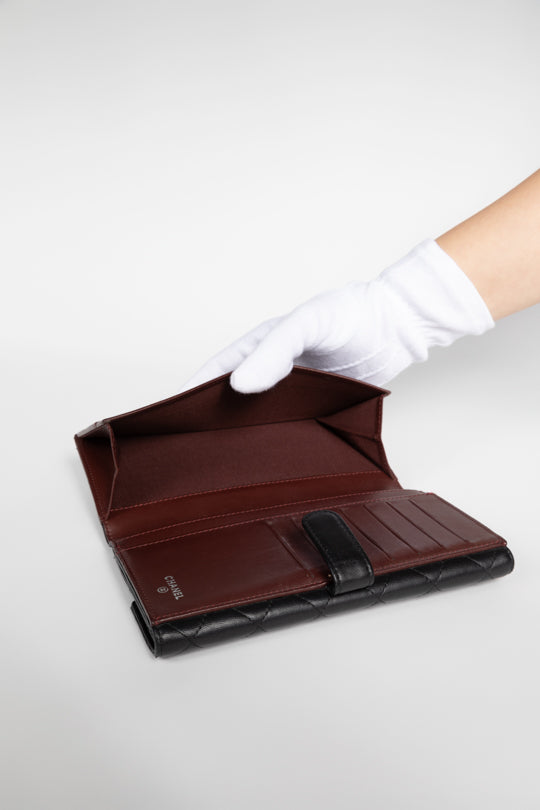 Gusset Flap lambskin Quilted Leather Wallet